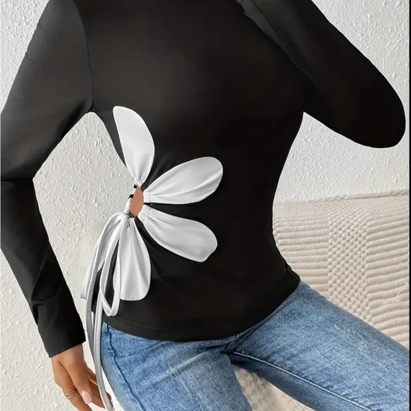 Elegant Black and White Floral cut out Women's Long Sleeve Top brand new in pack - Picture 4 of 7